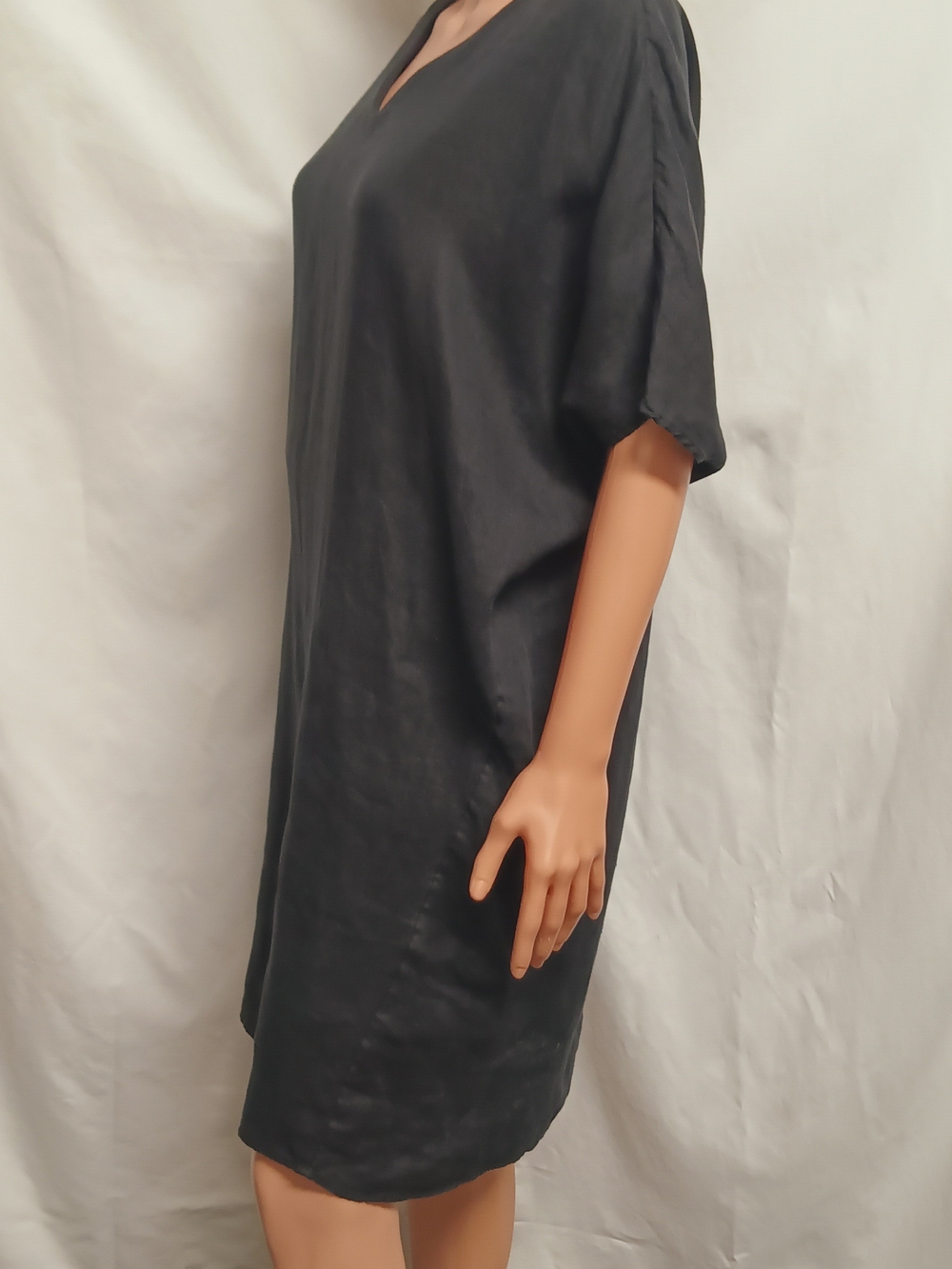 Chico's Black V-Neck Midi Shift Linen Dress